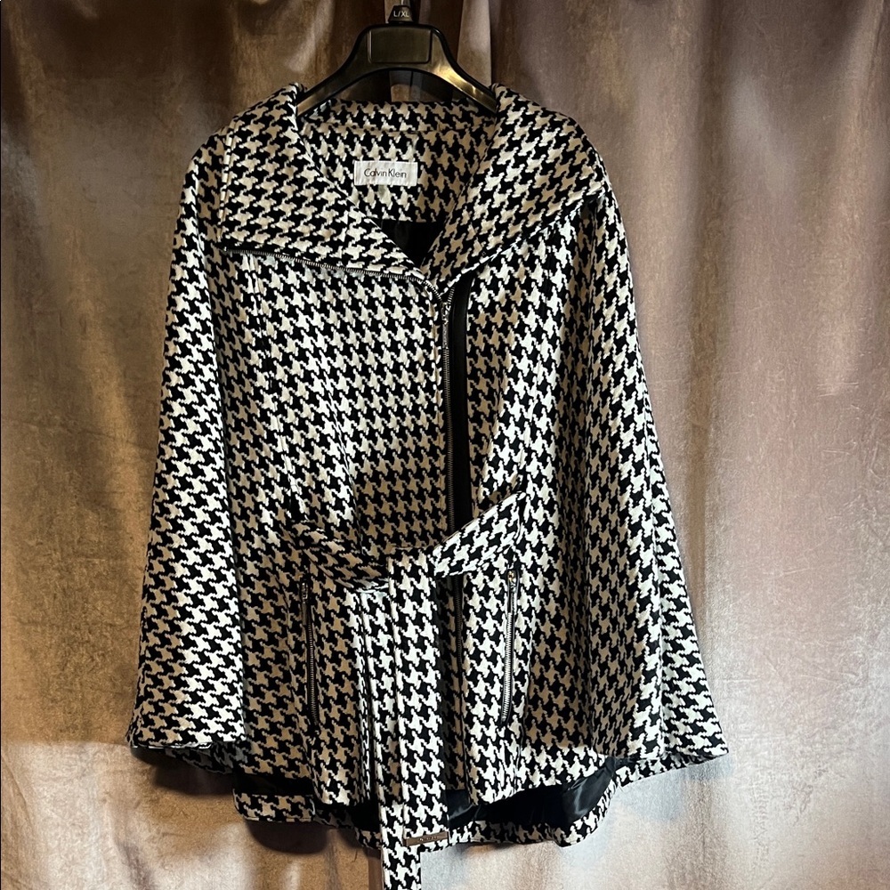 Calvin Klein Chic Belted Houndstooth Cape Coat with Zip Closure Size L/XL - Picture 6 of 14